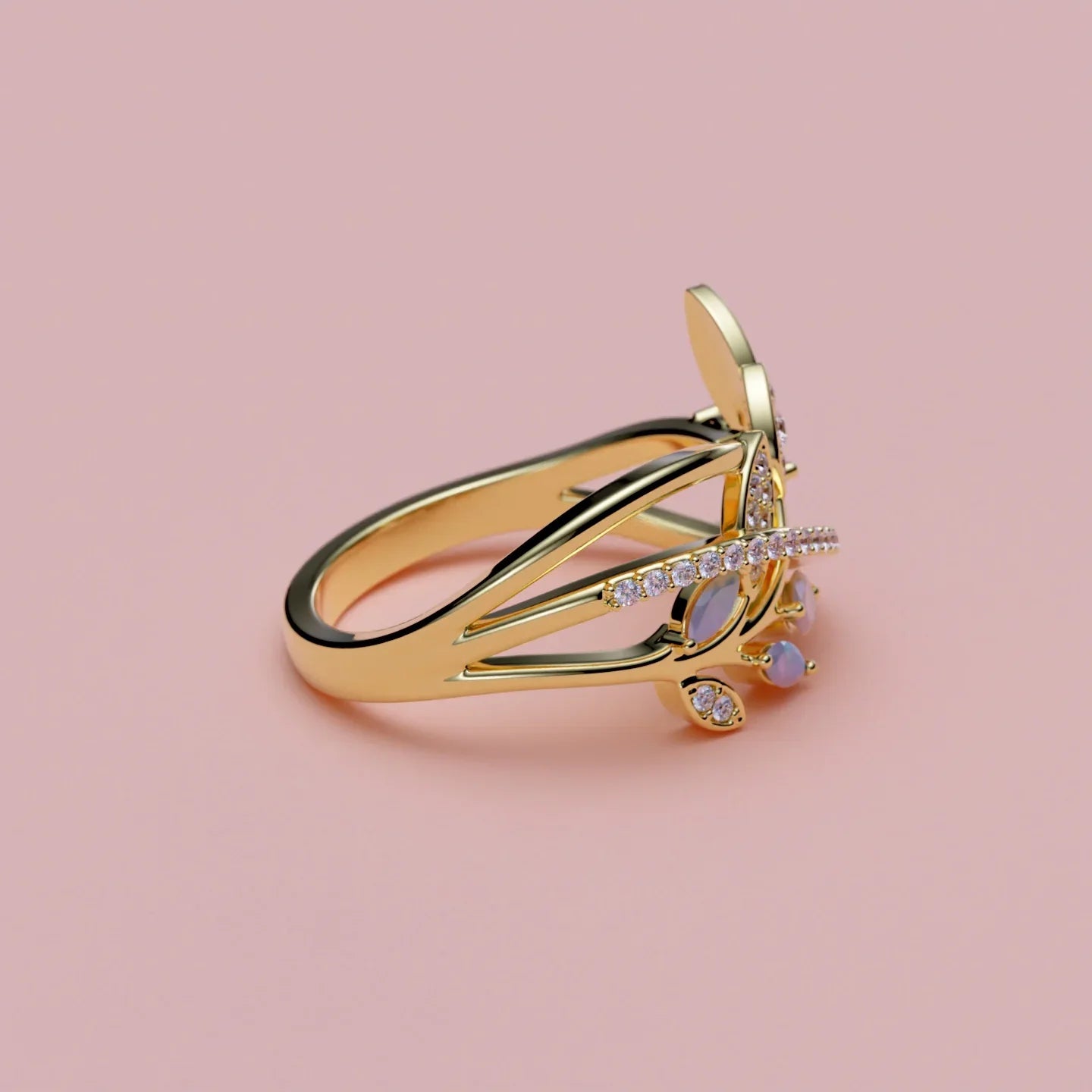 Eksklusiv 14 Karat Guldring med Hvide Opaler og Diamanter