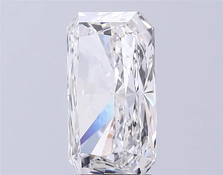 4.02ct Radiant Lab Grown Diamond (Colour E, Clarity VVS2, IGI Certified)