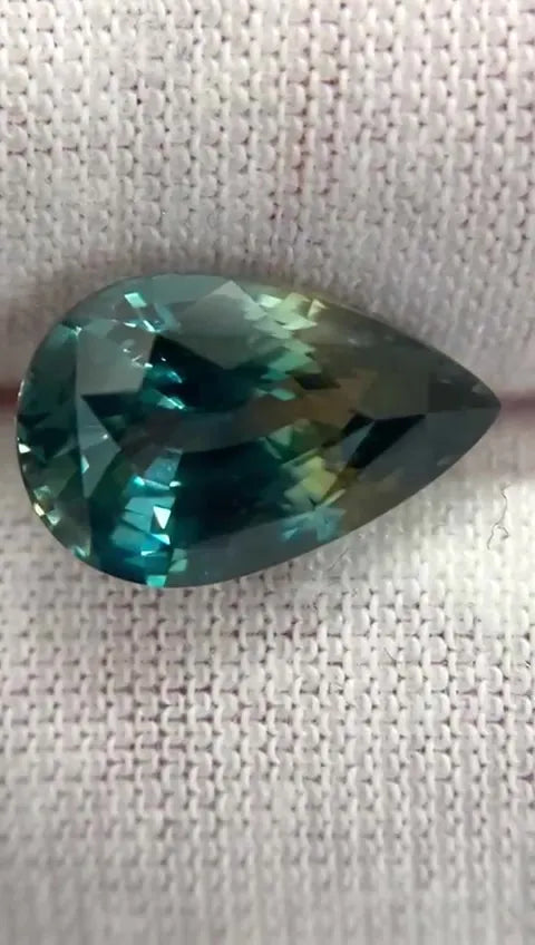 5.00ct Pear Natural Sapphire (Colour Green, Clarity Eye Clean, Cut Faceted)