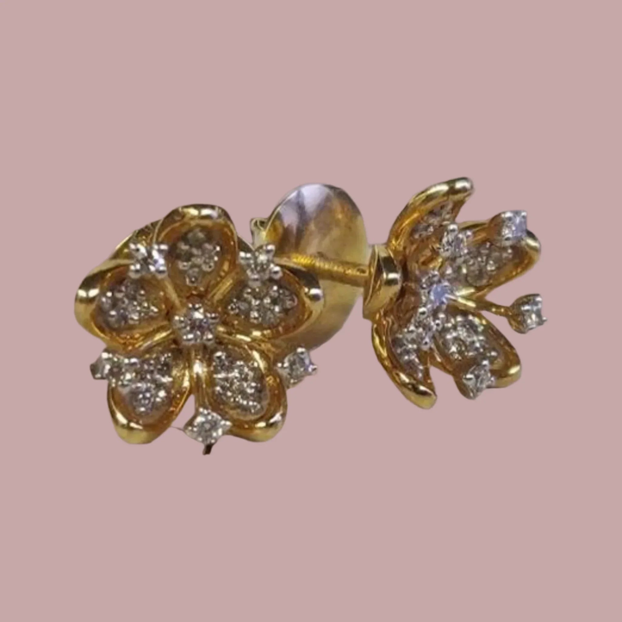 Diamantørestikker i 14 karat gulguld 0.30 CT