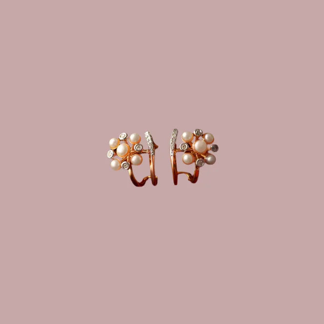 Eksklusive Blomster Øreringe med Perler og 0.16ct Diamanter - 14K Guld