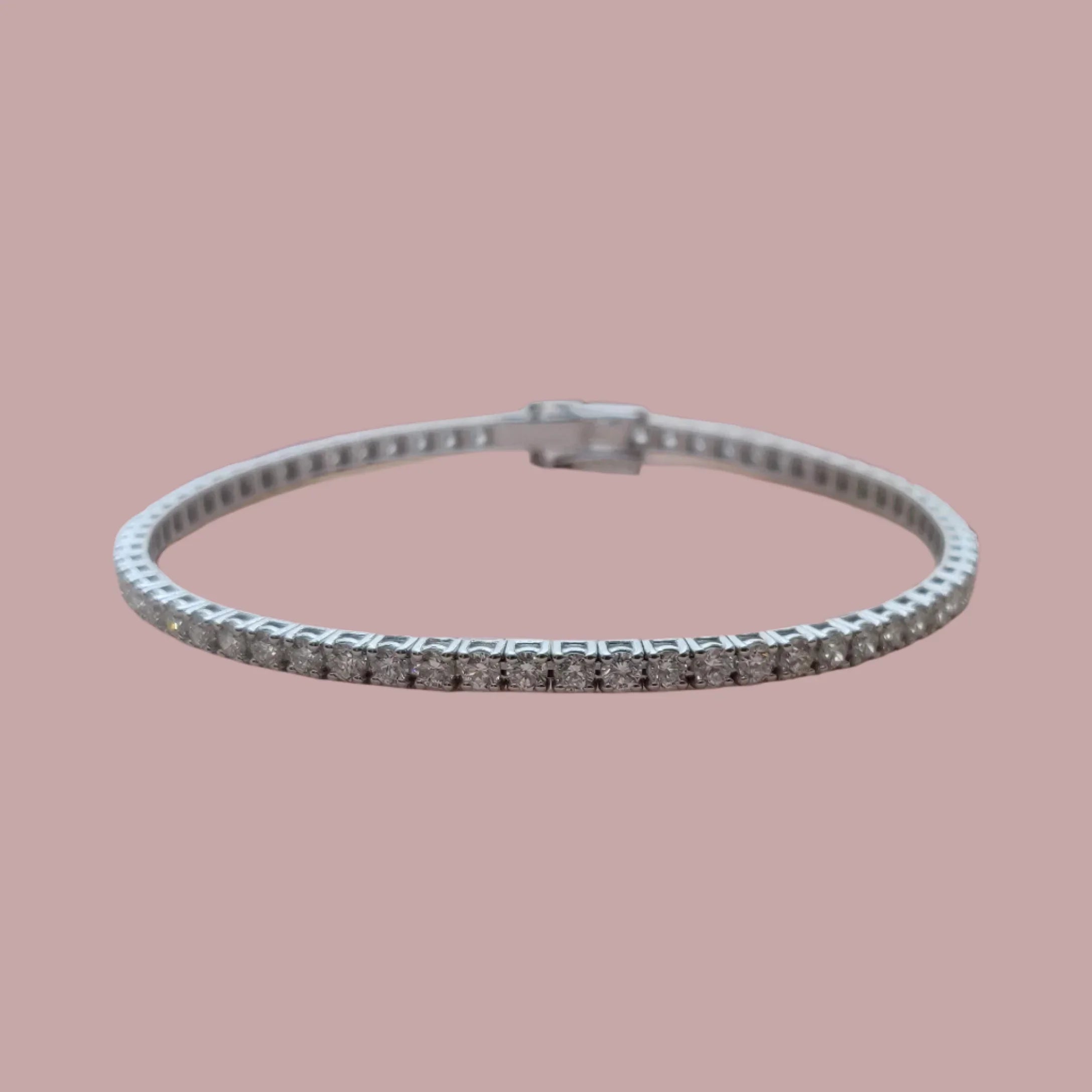 Tennisarmbånd på 4.0 ct. i 18 karat hvidguld