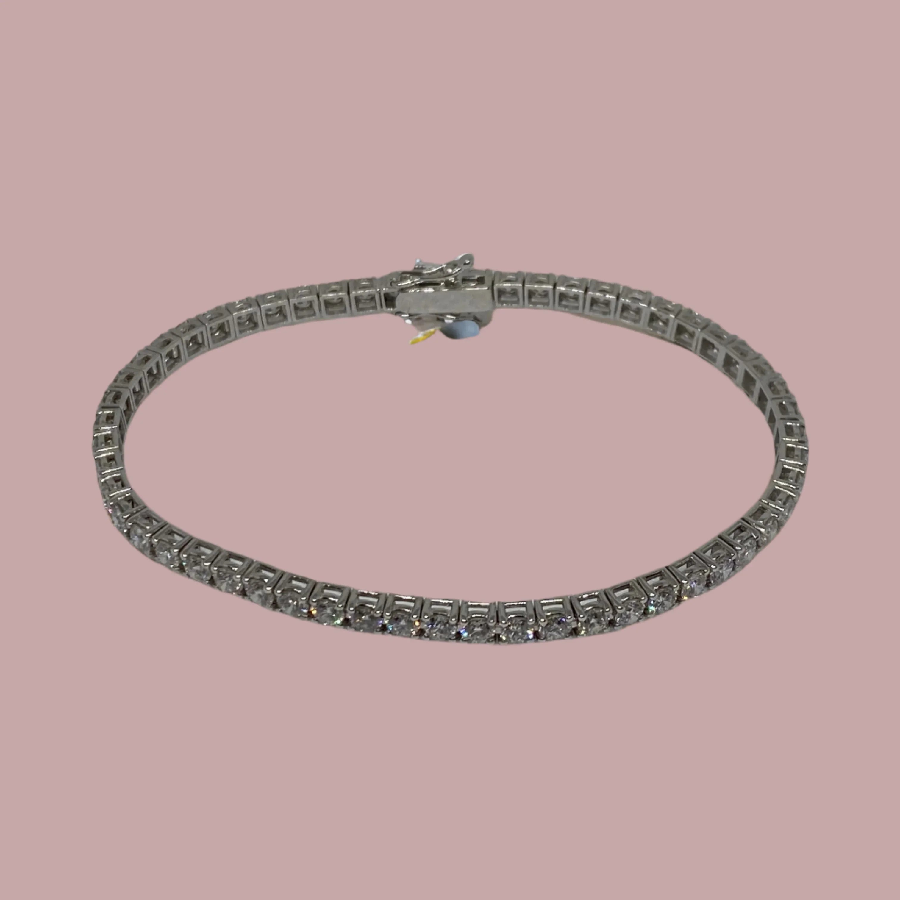 Tennisarmbånd på 4.5 ct. i 18 karat hvidguld