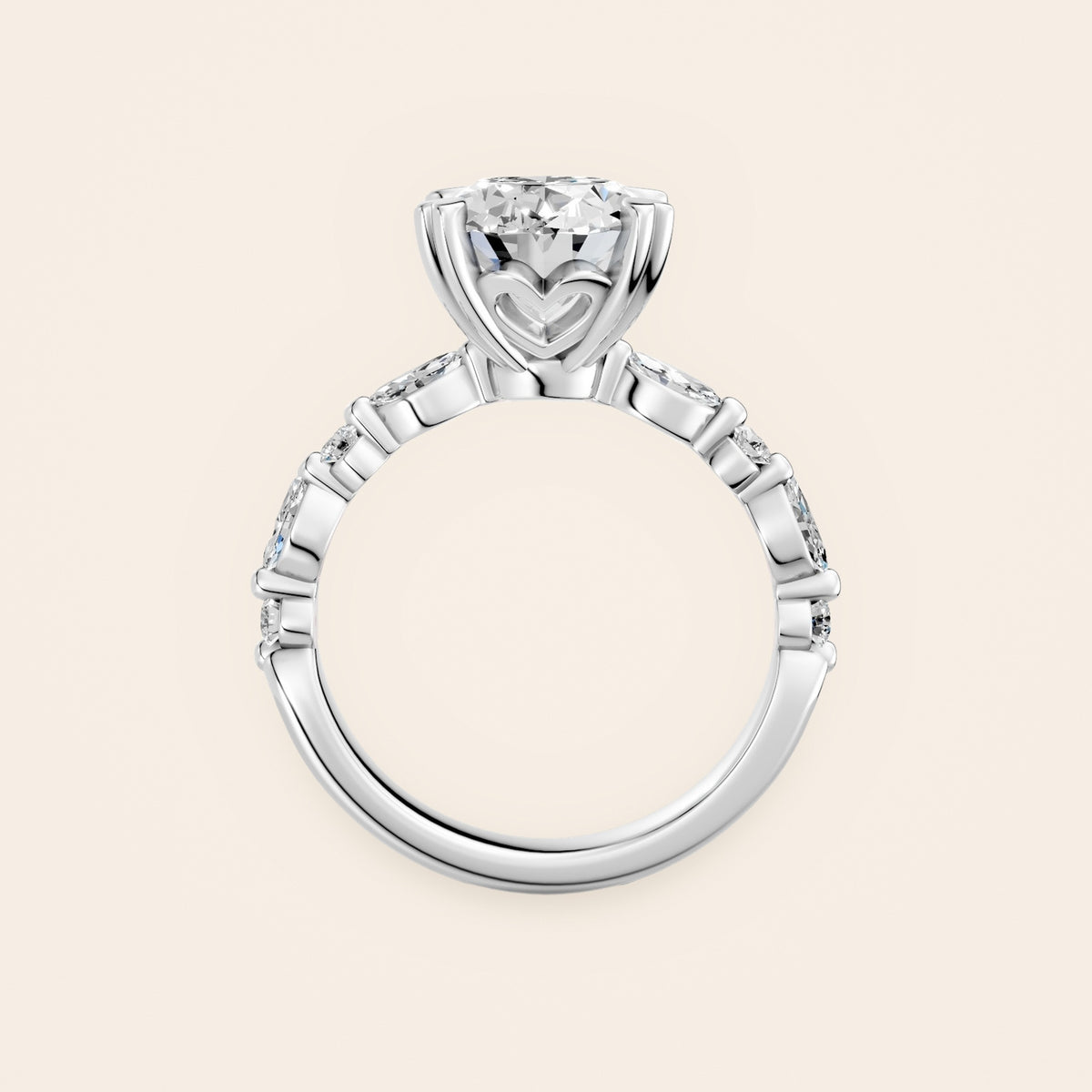 RT030 oval diamantring med hjertegrabber i 14 kt. hvidguld – profil med hjerte-galleri