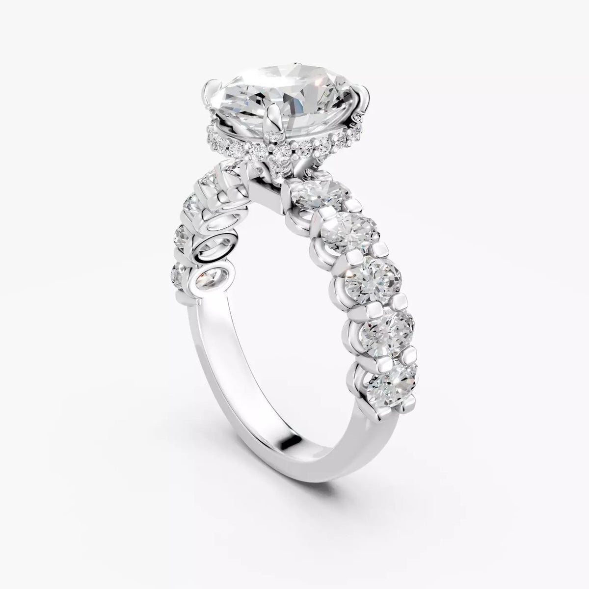 ZRT034 diamantring med oval diamant og ovale sidesten i 14 kt. hvidguld, perspektiv
