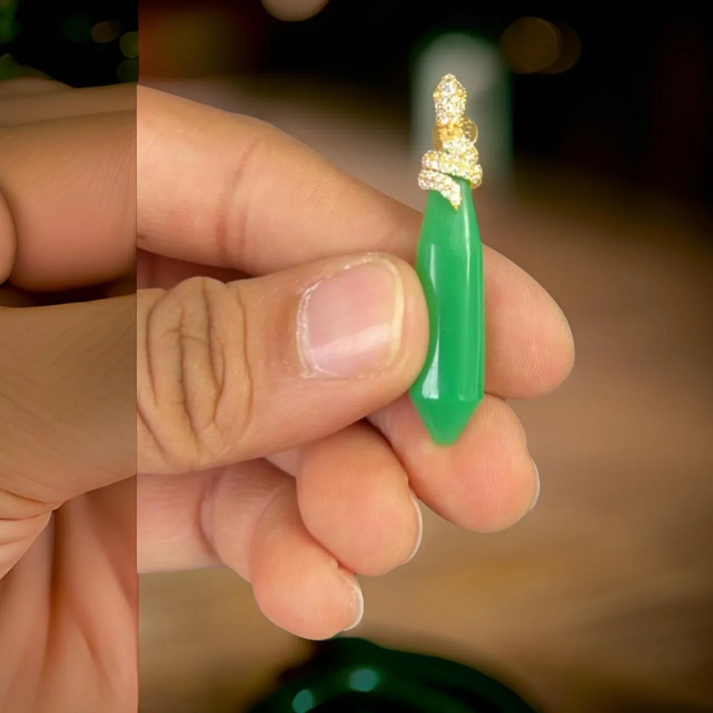 Serpentine ørering med chrysoprase chalcedony og diamant slange i guld