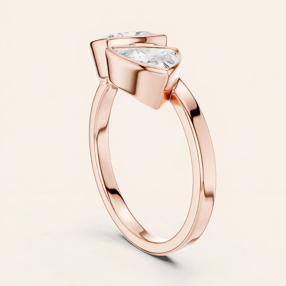 SBWR(27) Toi et Moi diamantring med cushion og trillion i 14 kt. rosaguld – stående