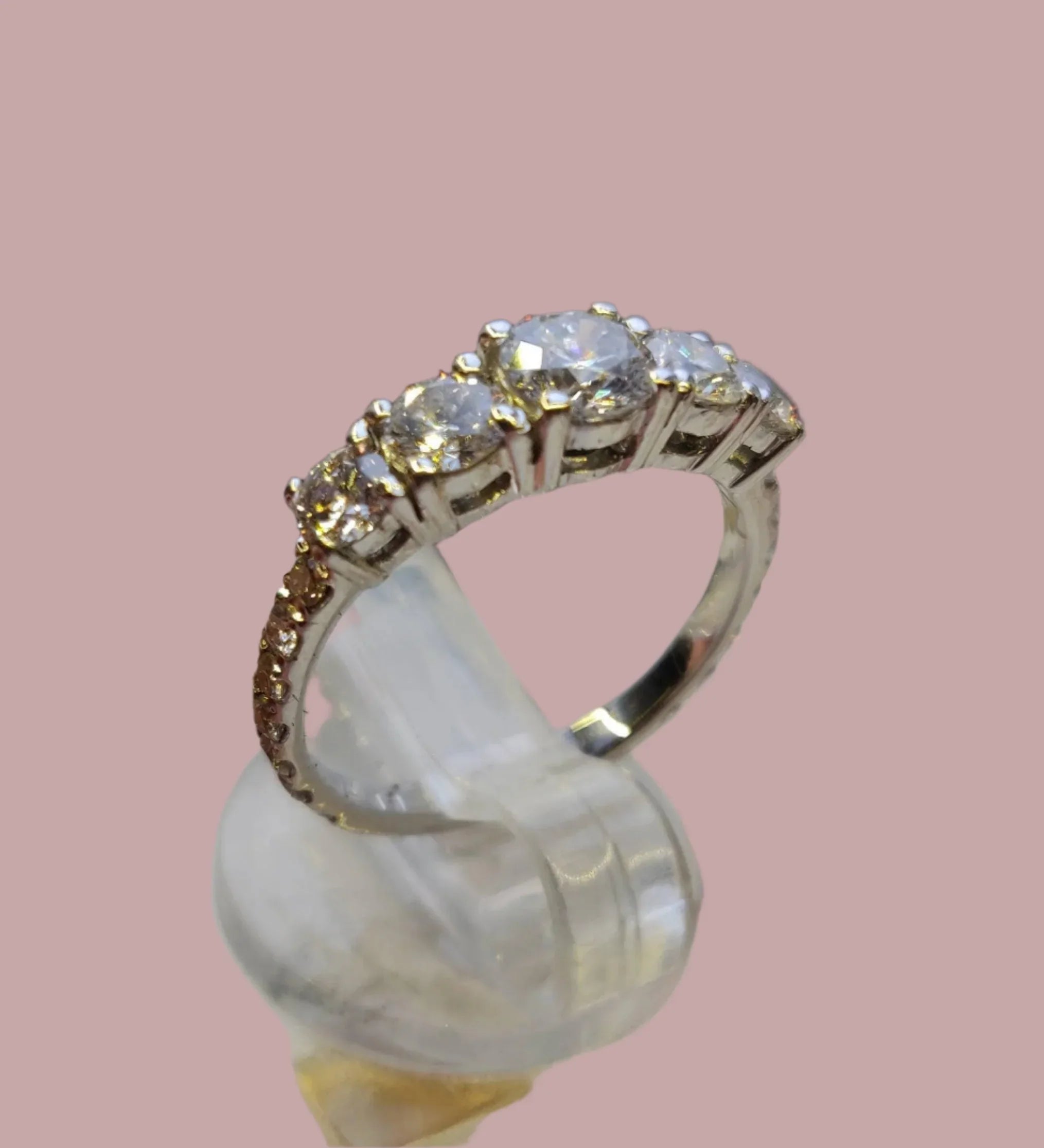 Alliancering i 18 Karat Hvidguld med 1.30 CT Wesselton | MANICH