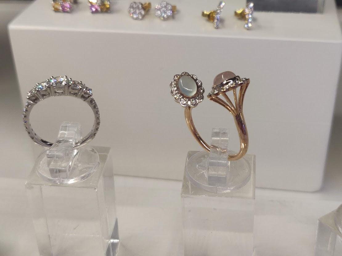 Alliancering i 18 Karat Hvidguld med 1.30 CT Wesselton | MANICH