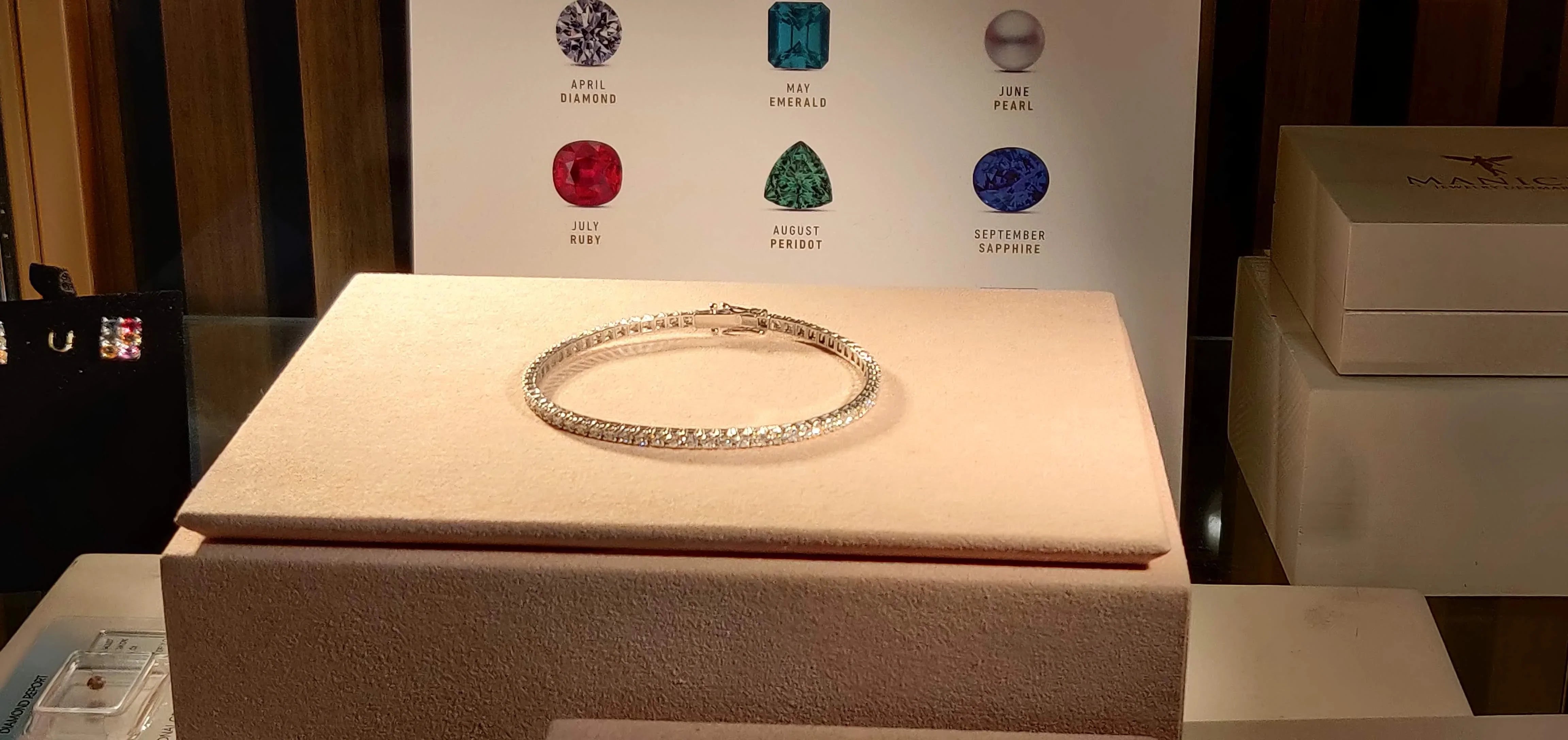 Tennisarmbånd på 4.0 ct. i 18 karat hvidguld