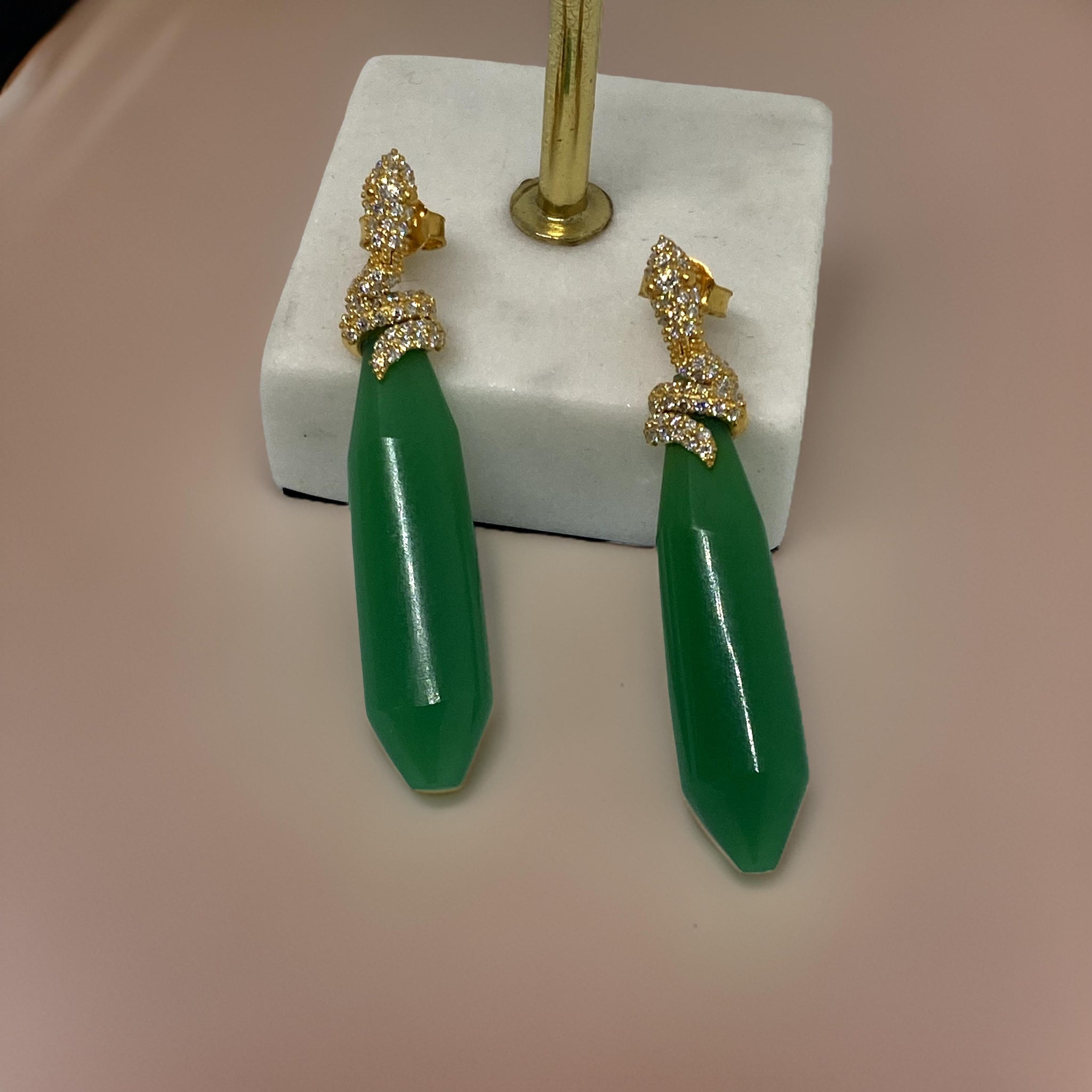 Serpentine Ørehængere med Chrysoprase | Erik Manich