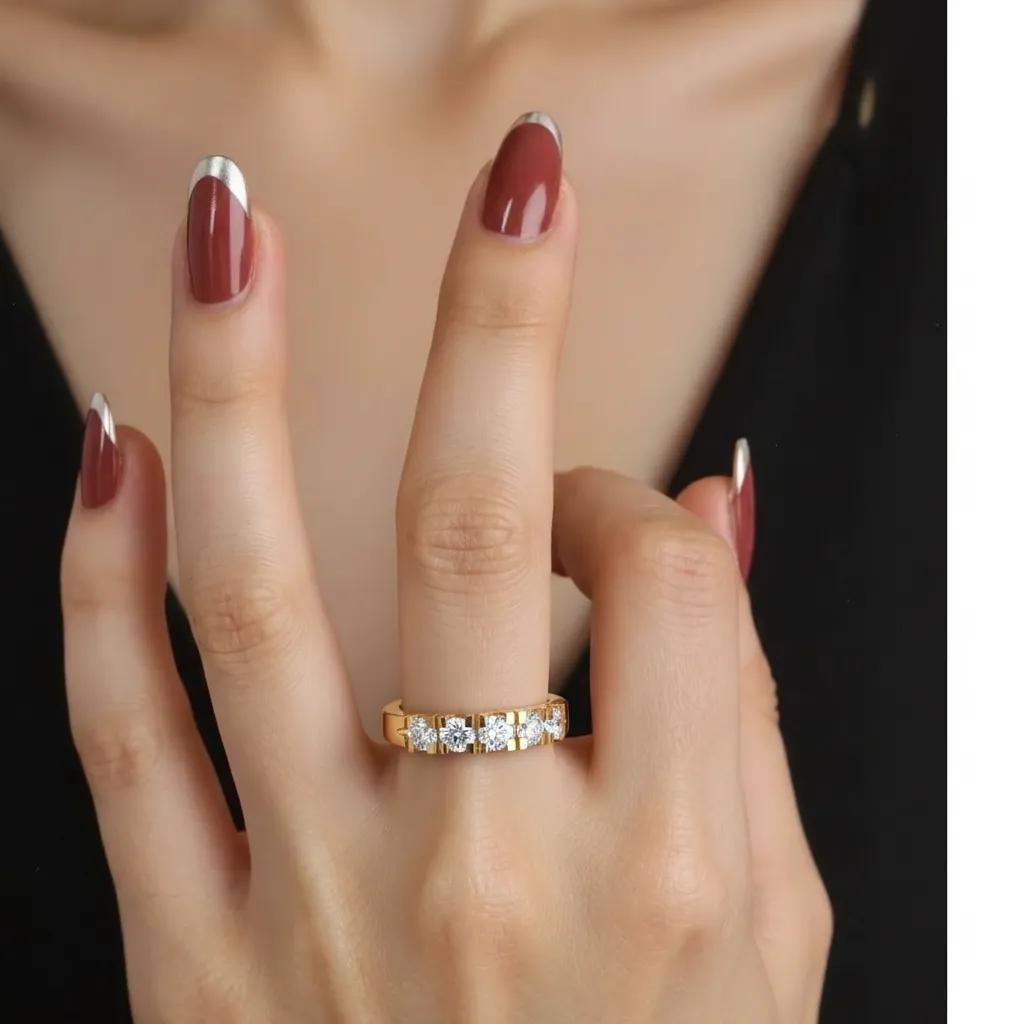 Alliancering i 14 kt guld med 0.75 ct lab grown diamanter E-F VVS