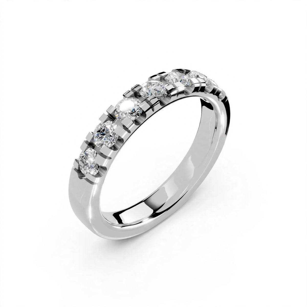 Alliancering i 14 kt hvidguld med 7 brillanter, 0,70 ct E-F VVS | MANICH