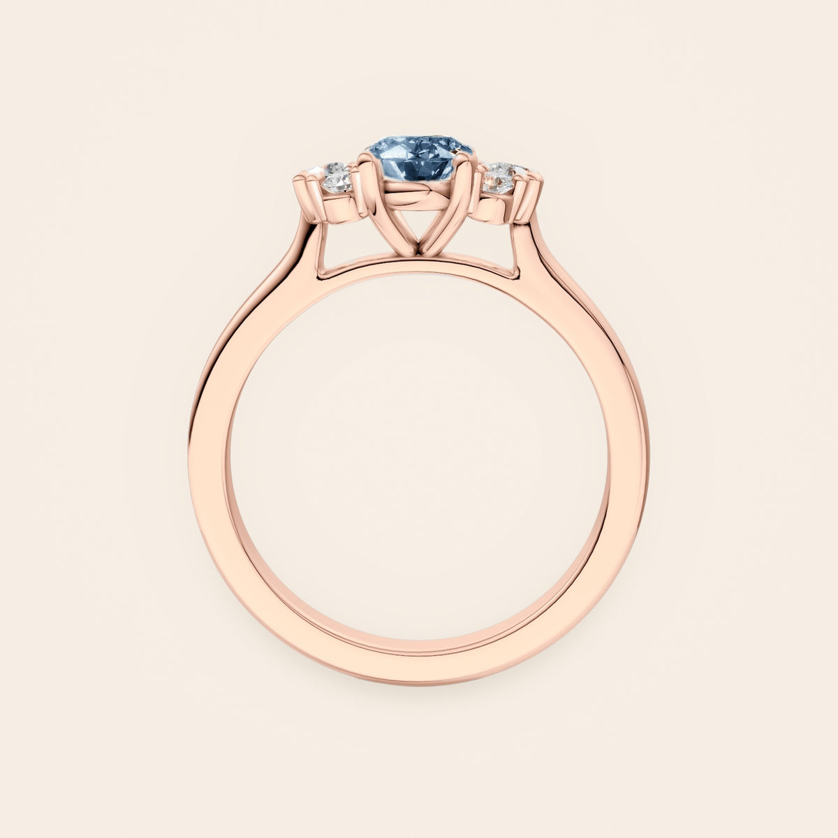 DR0381 diamantring i 14 kt. rosaguld med blå oval diamant – profil