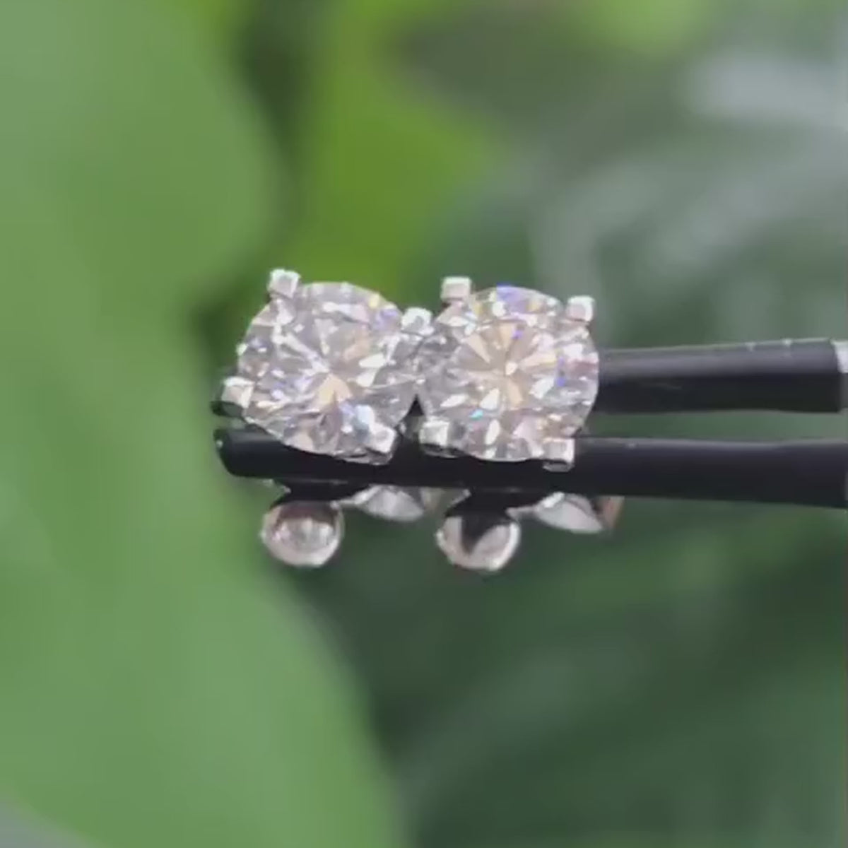 Video af solitaire diamant ørestikker med 2 × 0,75 ct lab grown diamanter