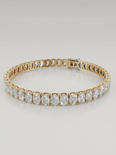Eksklusivt tennisarmbånd med 42 ovale lab grown diamanter på 12.48 carat i 18 cm længde med elegant design og høj brilliance fra Manich