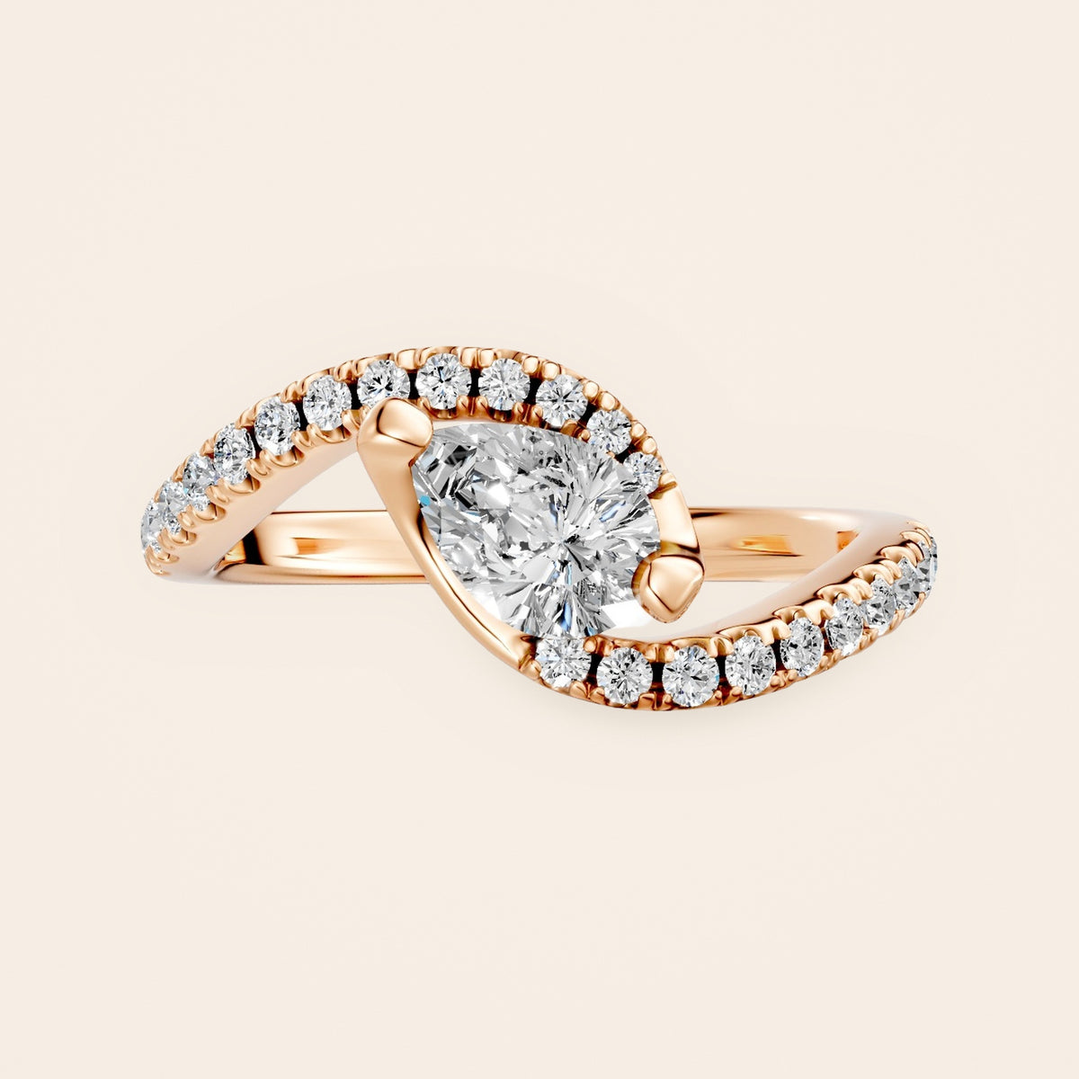 RT033 bypass diamantring med dråbeslebet diamant i 14 kt. rosaguld – forfra