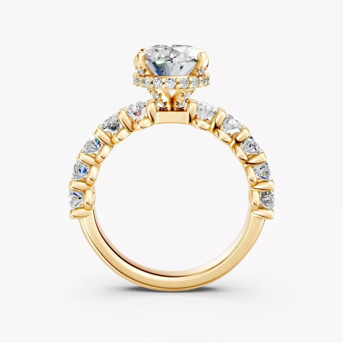 ZRT034 diamantring i 14 kt. gulguld, profil med skjult halo og ovale sidesten