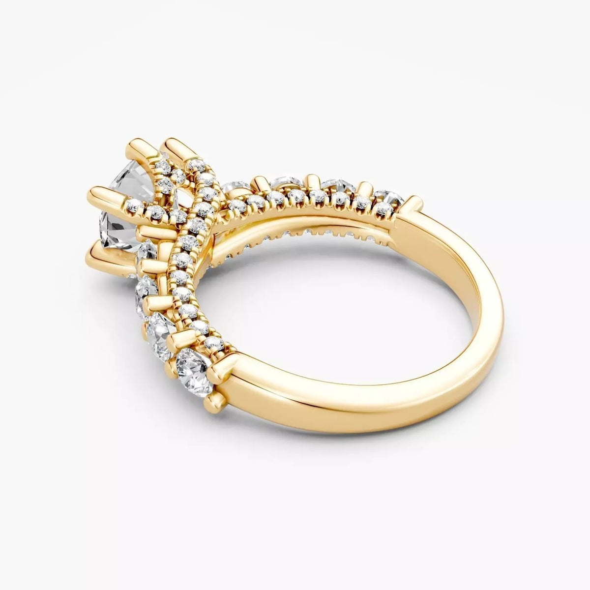 ZRT039 diamantring i 14 kt. gulguld set bagfra med pavé i galleriet