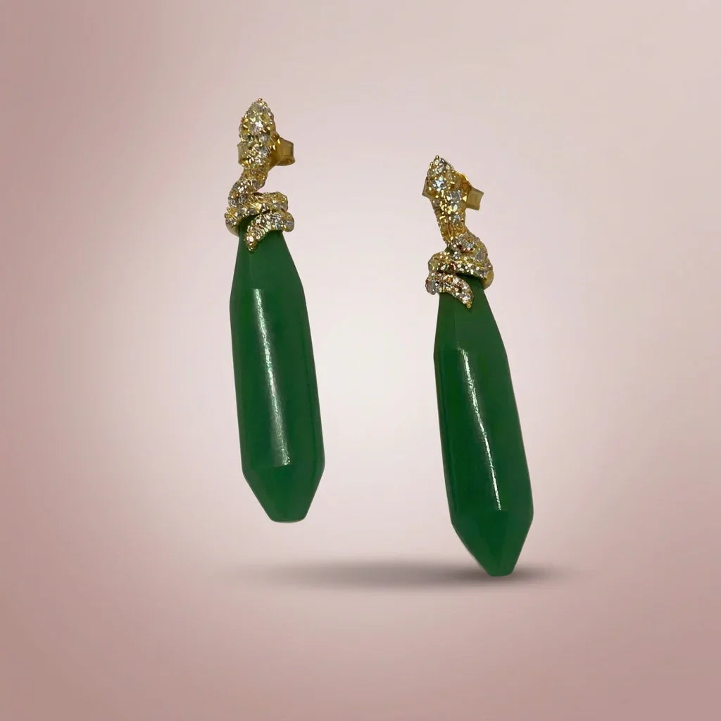Serpentine ørehængere med chrysoprase og diamanter studioshot