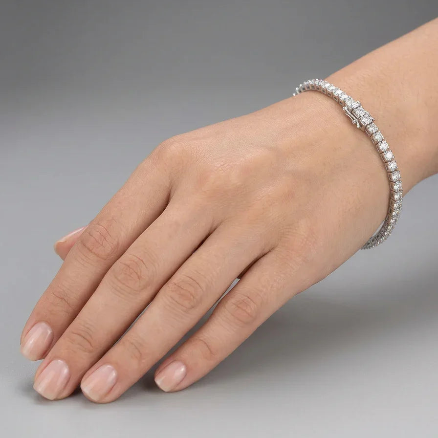 Tennisarmbånd i 14 karat hvidguld med 3.0 carat naturlige diamanter