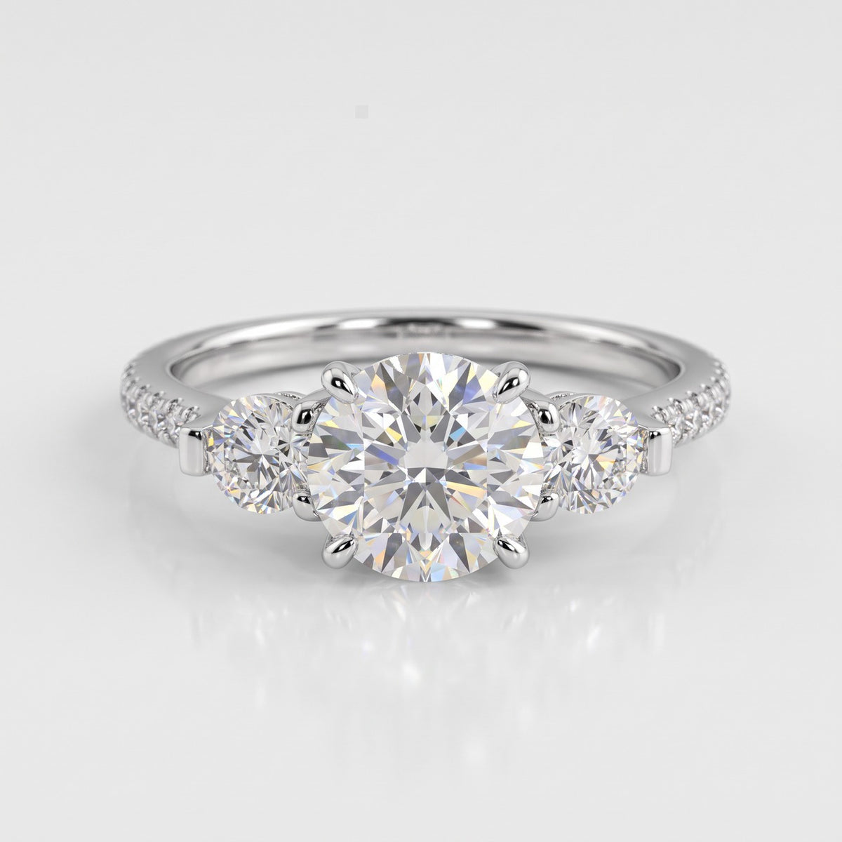 ZAJ023 3-stens diamantring i hvidguld set forfra