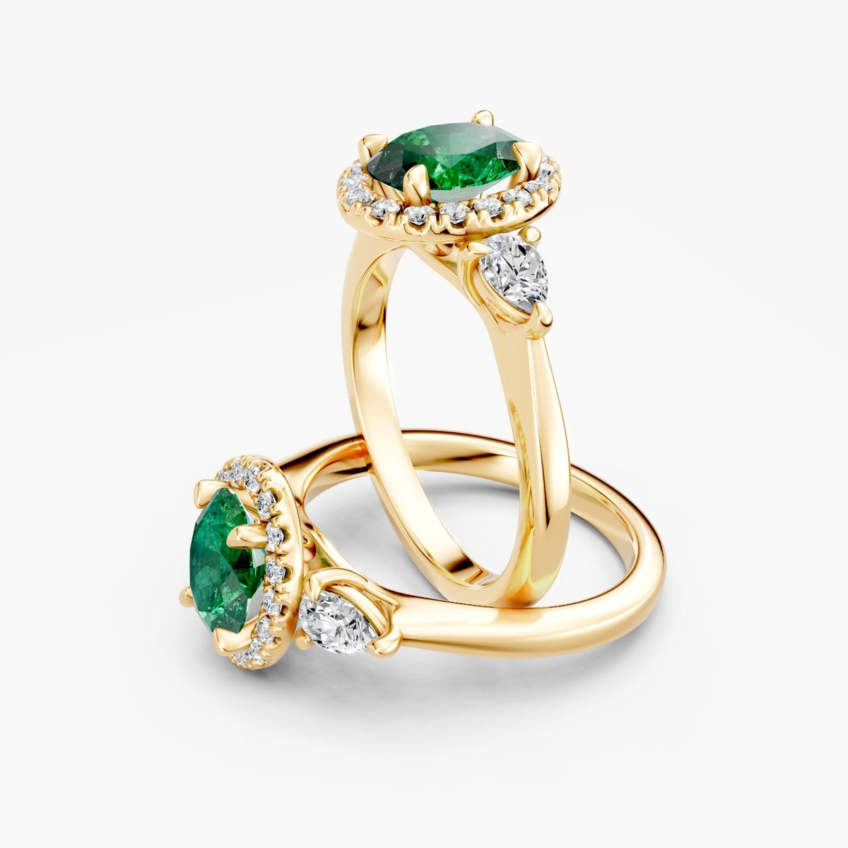 To ZRT037 diamantringe med grøn oval diamant i 14 kt. gulguld