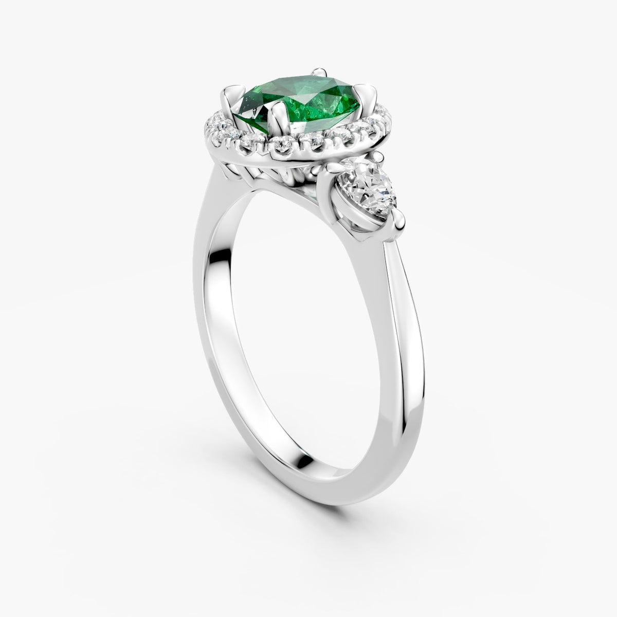 ZRT037 diamantring med grøn oval diamant og halo i 14 kt. hvidguld, perspektiv