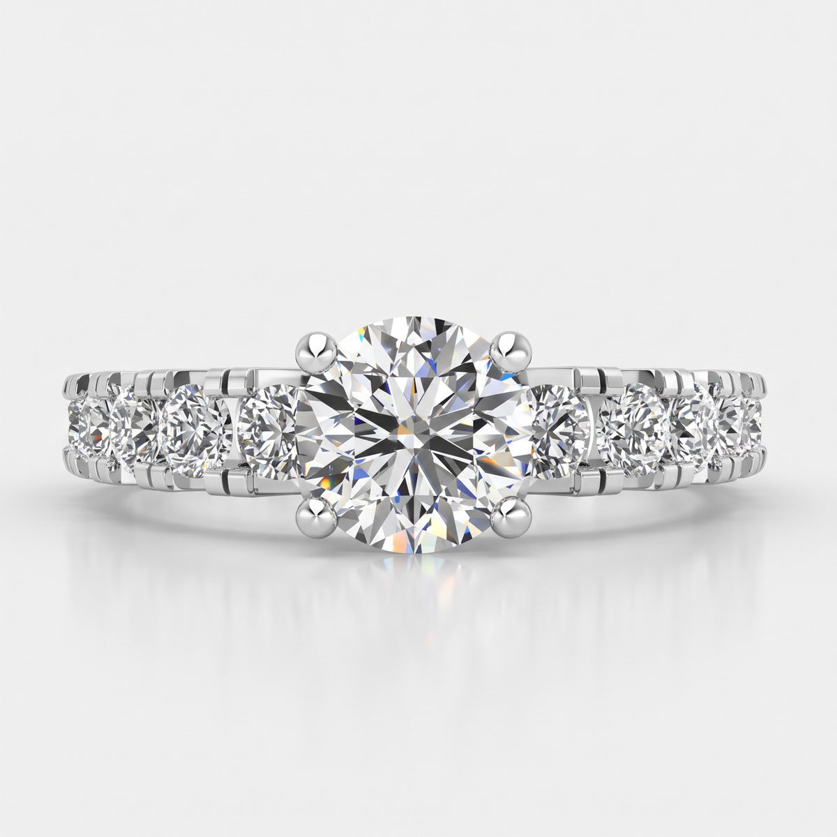 ZSY3 diamantring i hvidguld set forfra