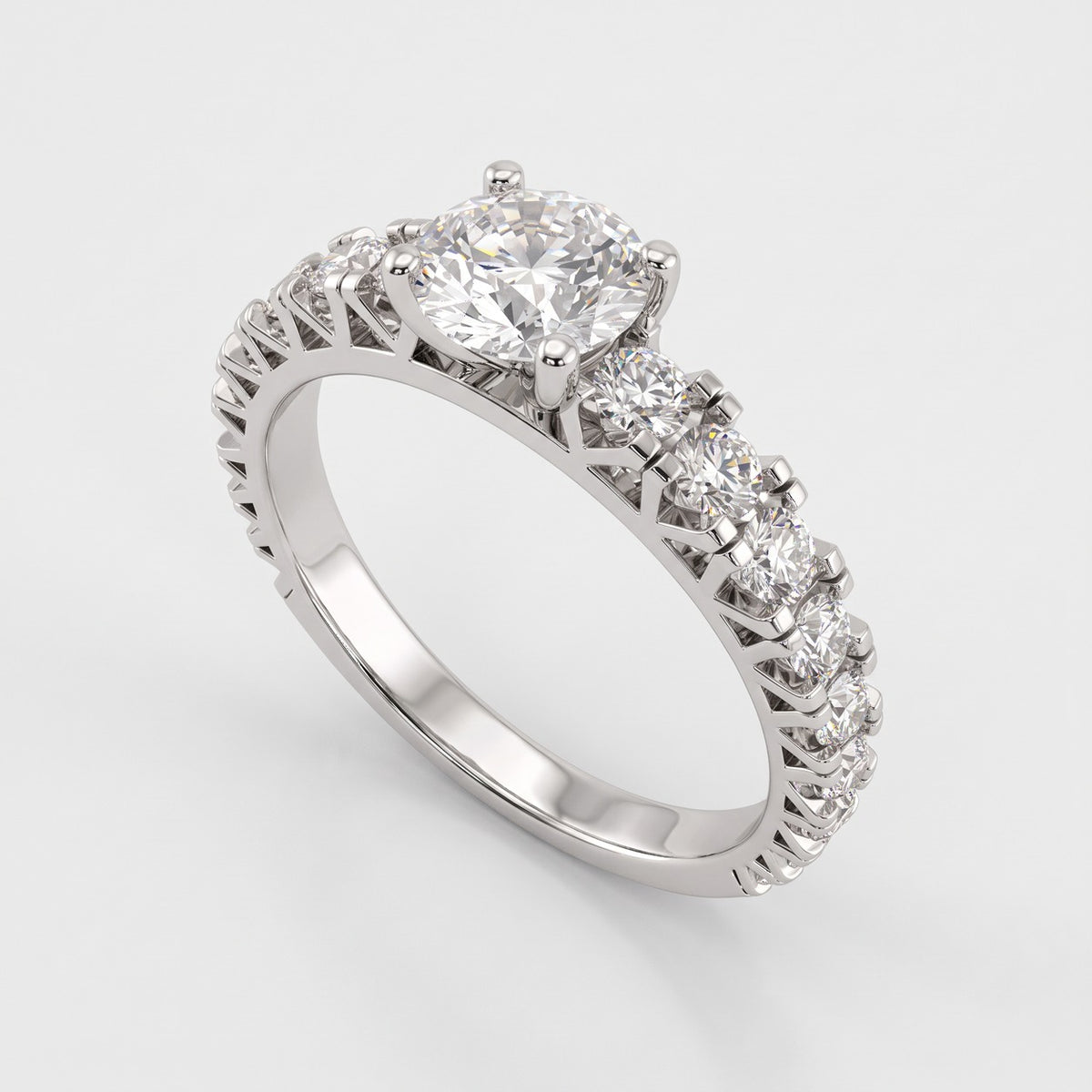 ZSY3 diamantring med rund diamant og graduerede sidesten i hvidguld – perspektiv